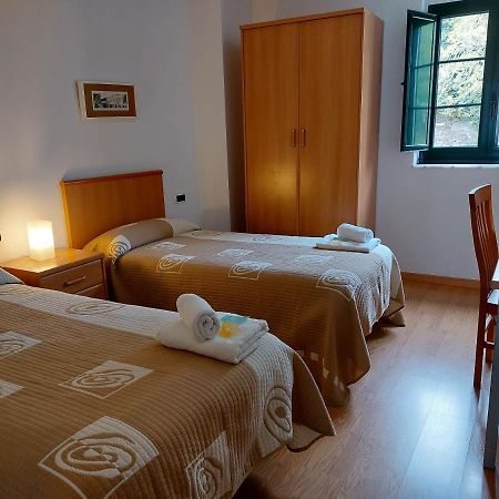 Hospederia Externa Del Monasterio Otel Sisam Dış mekan fotoğraf